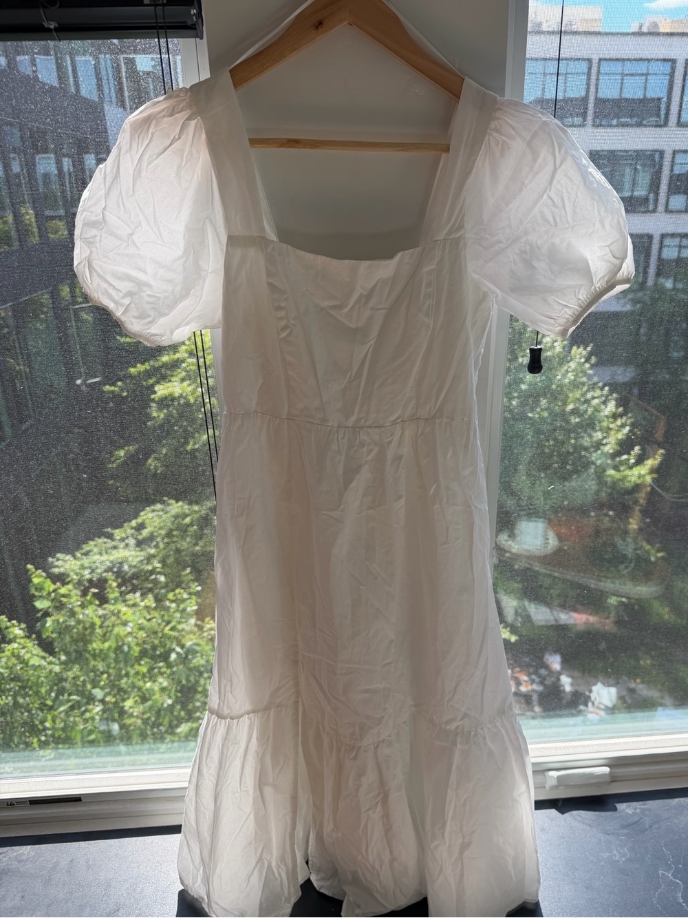 ASTR the Label Poplin White Square-Neck Midi Dress with Puff Sleeves - Picture 3 of 4